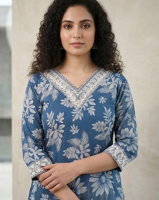 Women Floral Printed Regular Thread Work Pure Cotton Kurta with Trousers & With Dupatta 6