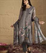 Women Floral Regular Beads and Stones Kurta with Trousers & Dupatta