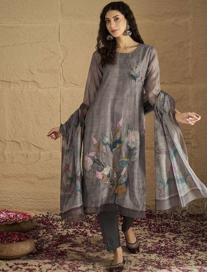 Women Floral Regular Beads and Stones Kurta with Trousers & Dupatta