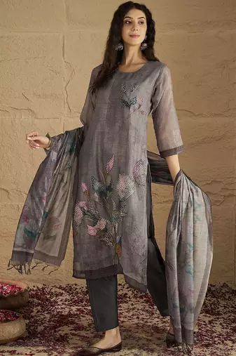 Women Floral Regular Beads and Stones Kurta with Trousers & Dupatta