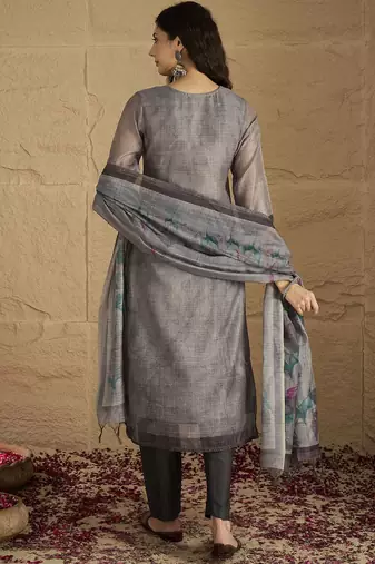 Women Floral Regular Beads and Stones Kurta with Trousers & Dupatta