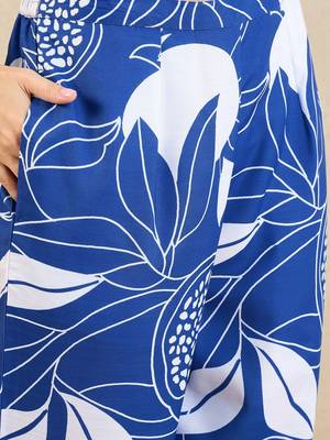 Floral Printed Notch Neck Straight Kurta With Trousers 3