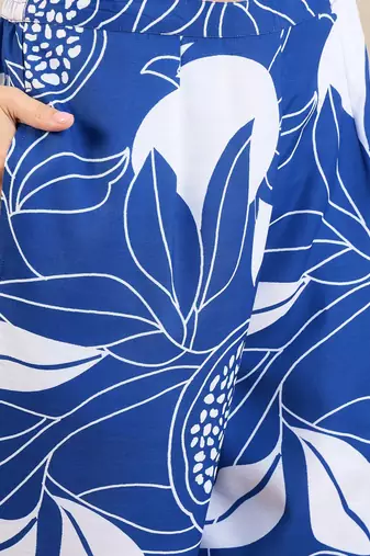 Floral Printed Notch Neck Straight Kurta With Trousers