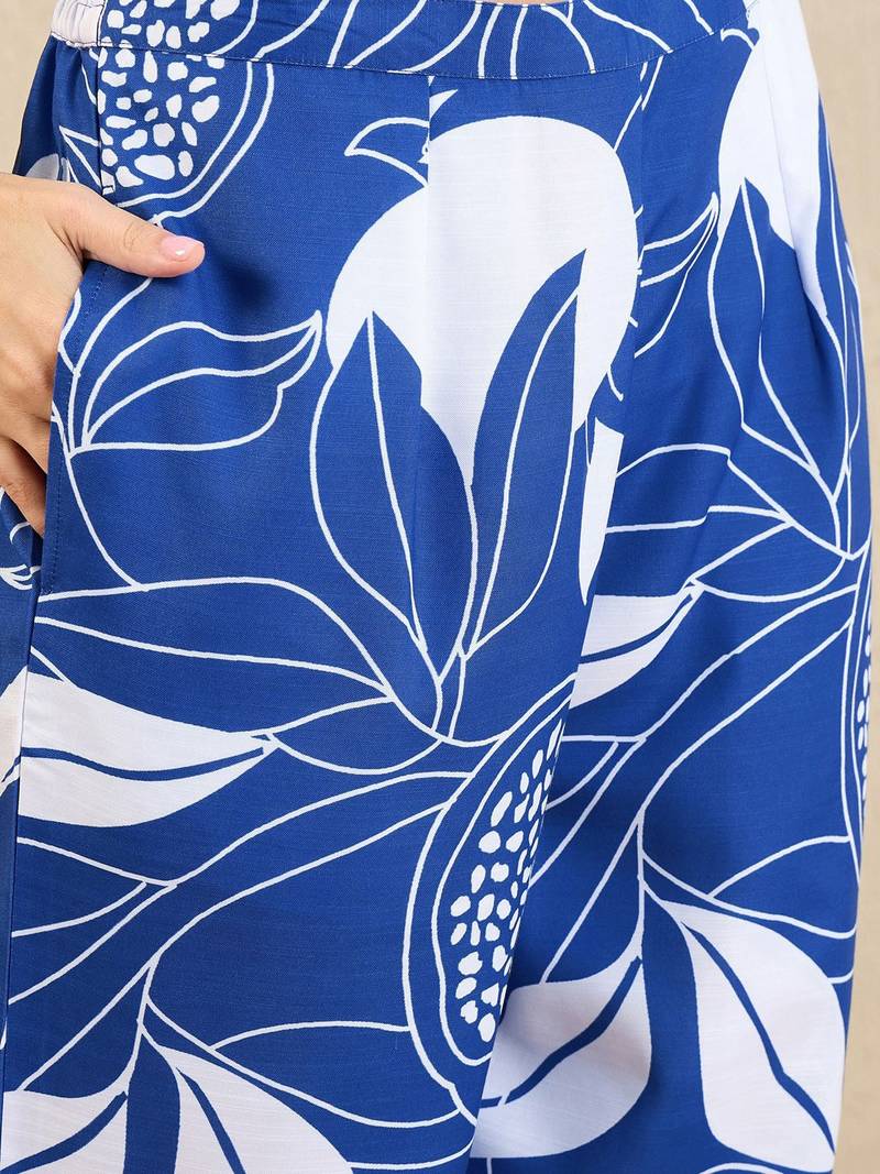 Floral Printed Notch Neck Straight Kurta With Trousers