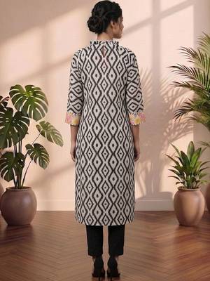 Women Printed Regular Mirror Work Kurta with trouser 3