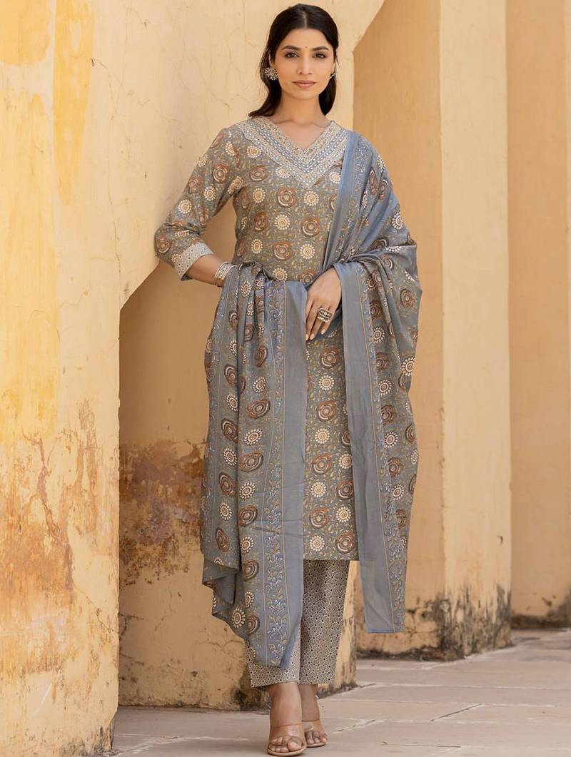 Women Floral Printed Regular Mirror Work Kurta with Trousers & With Dupatta