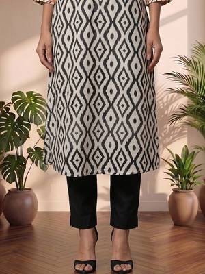 Women Printed Regular Mirror Work Kurta with trouser 5