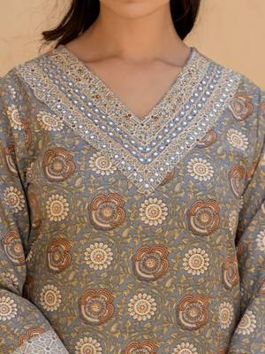 Women Floral Printed Regular Mirror Work Kurta with Trousers & With Dupatta 2