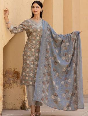 Women Floral Printed Regular Mirror Work Kurta with Trousers & With Dupatta 5