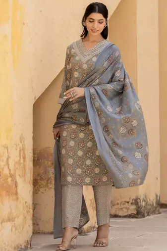 Women Floral Printed Regular Mirror Work Kurta with Trousers & With Dupatta