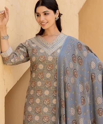 Women Floral Printed Regular Mirror Work Kurta with Trousers & With Dupatta 7