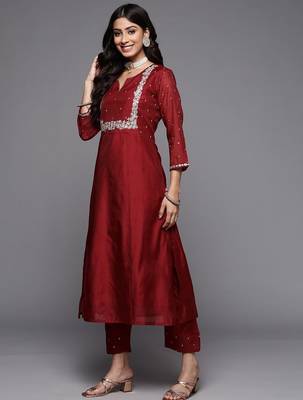 Women Maroon Ethnic Motifs Embroidered Kurta with Trousers & With Dupatta 5