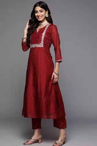 Women Maroon Ethnic Motifs Embroidered Kurta with Trousers & With Dupatta