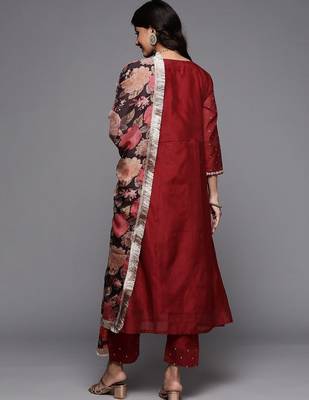Women Maroon Ethnic Motifs Embroidered Kurta with Trousers & With Dupatta 6