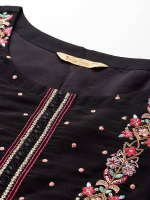 Plus Size Black Embroidered Straight Kurta Trousers With Dupatta Set 2