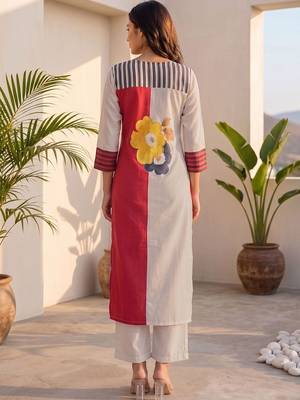 Colourblocked Regular Kurta with Palazzos 3