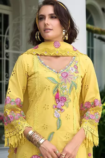 Women Floral Embroidered Regular Sequinned Pure Cotton Kurta with Trousers & With Dupatta
