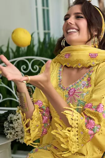 Women Floral Embroidered Regular Sequinned Pure Cotton Kurta with Trousers & With Dupatta
