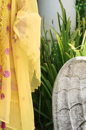 Women Floral Embroidered Regular Sequinned Pure Cotton Kurta with Trousers & With Dupatta