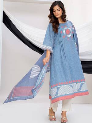 Women Printed Regular Kurta with Trousers & With Dupatta 2