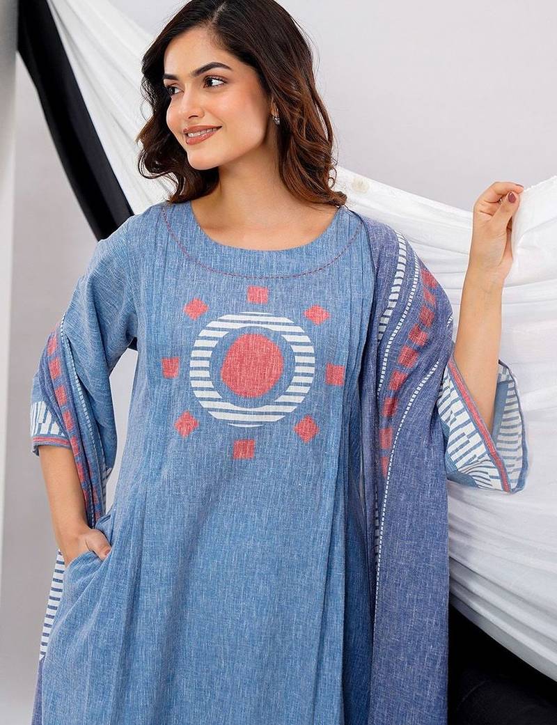 Women Printed Regular Kurta with Trousers & With Dupatta
