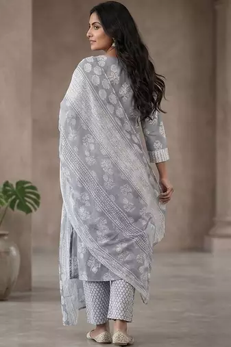 Women Ethnic Motifs Printed Regular Kurta with Trousers & With Dupatta