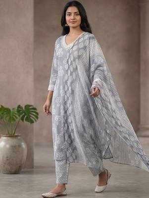 Women Ethnic Motifs Printed Regular Kurta with Trousers & With Dupatta 5