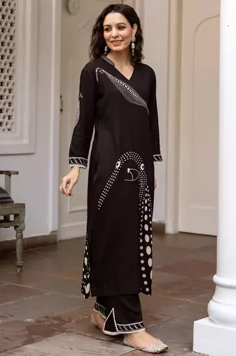 Floral Printed Mandarin Collar Straight Kurta With Trousers