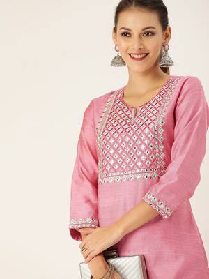 Women Pink Embroidered Mirror Work Kurta with Trousers 2