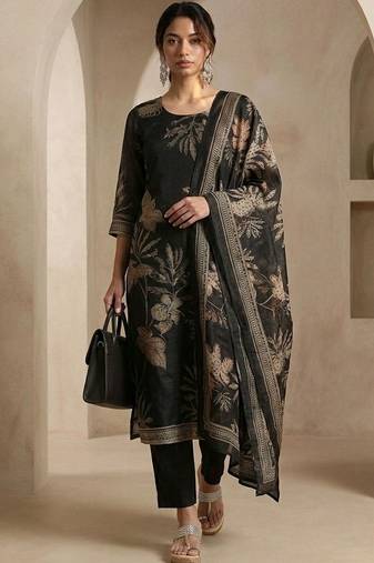 Women Floral Printed Regular Chanderi Silk Kurta with Trousers & With Dupatta