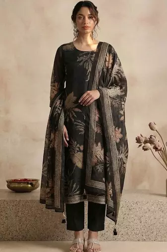 Women Floral Printed Regular Chanderi Silk Kurta with Trousers & With Dupatta