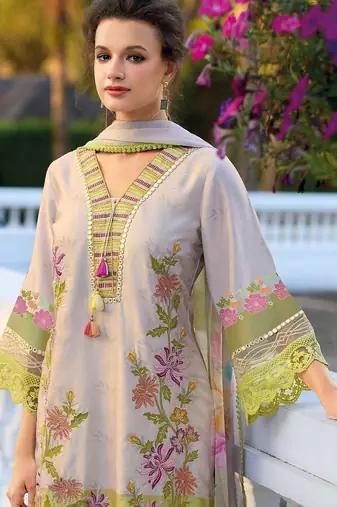 Women Floral Embroidered Regular Mirror Work Kurta with Trousers & Dupatta