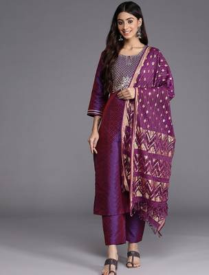 Purple Geometric Woven Design Thread Work Jacquard Kurta with Trousers & Dupatta 5