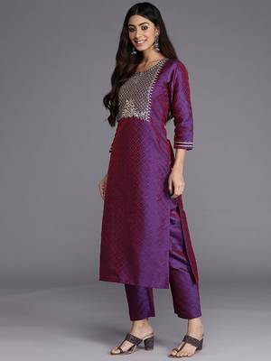 Purple Geometric Woven Design Thread Work Jacquard Kurta with Trousers & Dupatta 6