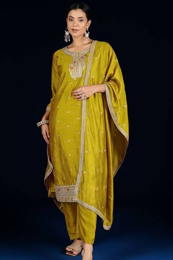Women Embroidered Kurta with Trousers & Dupatta