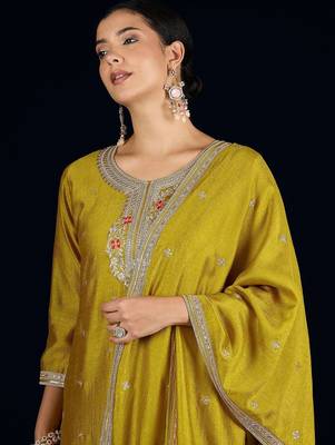 Women Embroidered Kurta with Trousers & Dupatta 2