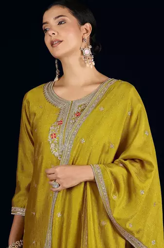 Women Embroidered Kurta with Trousers & Dupatta