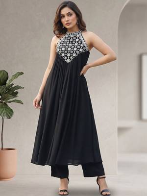 Women Ethnic Motifs Embroidered Regular Thread Work Kurta with Trousers 1