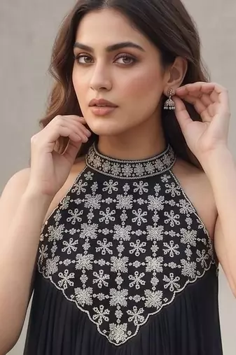 Women Ethnic Motifs Embroidered Regular Thread Work Kurta with Trousers