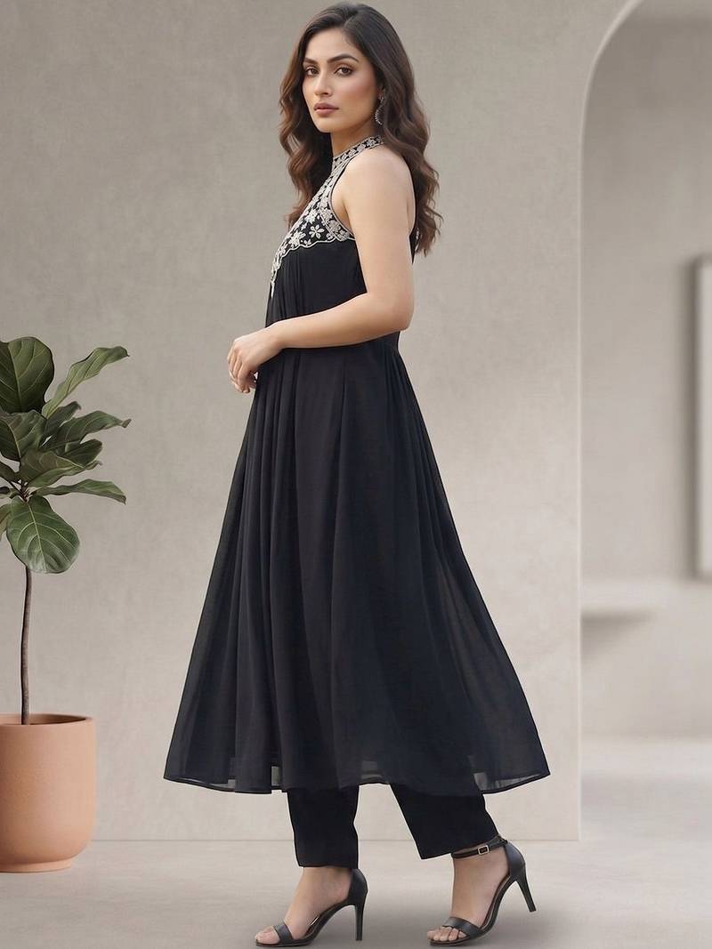 Women Ethnic Motifs Embroidered Regular Thread Work Kurta with Trousers