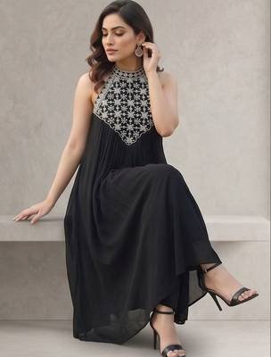 Women Ethnic Motifs Embroidered Regular Thread Work Kurta with Trousers 5