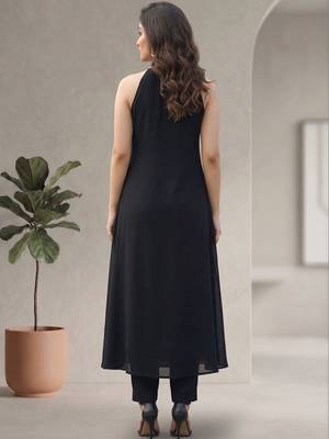 Women Ethnic Motifs Embroidered Regular Thread Work Kurta with Trousers 7