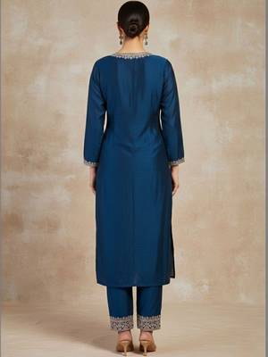 Women Ethnic Motifs Embroidered Regular Thread Work Kurta with Trousers & With Dupatta 3