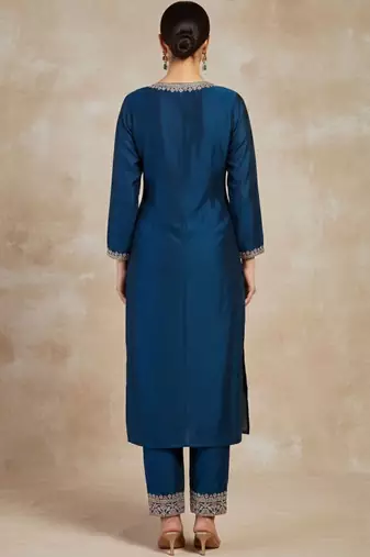 Women Ethnic Motifs Embroidered Regular Thread Work Kurta with Trousers & With Dupatta