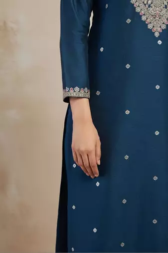 Women Ethnic Motifs Embroidered Regular Thread Work Kurta with Trousers & With Dupatta