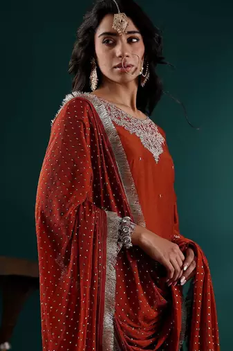 Women Floral Embroidered Regular Kurta with Trousers & With Dupatta