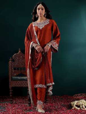 Women Floral Embroidered Regular Kurta with Trousers & With Dupatta 1