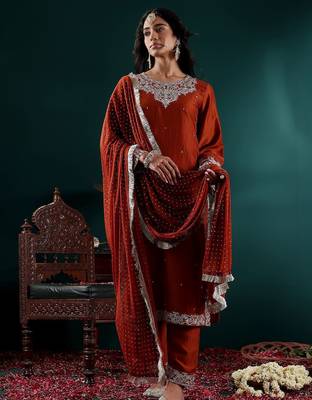 Women Floral Embroidered Regular Kurta with Trousers & With Dupatta 4