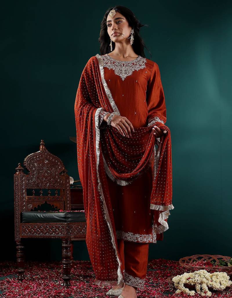 Women Floral Embroidered Regular Kurta with Trousers & With Dupatta