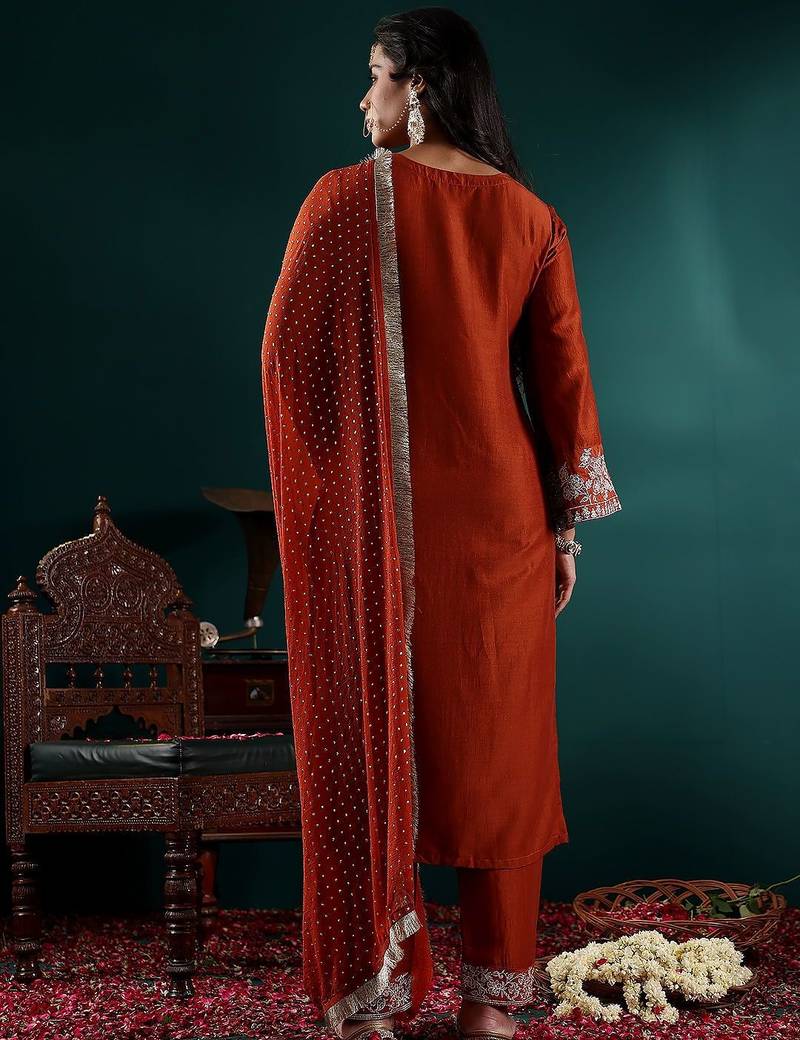 Women Floral Embroidered Regular Kurta with Trousers & With Dupatta